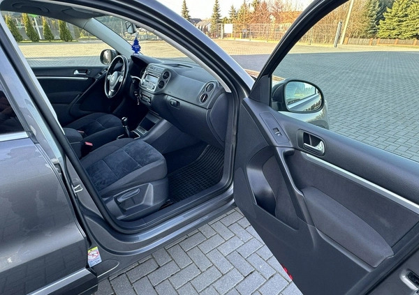 Volkswagen Tiguan cena 52900 przebieg: 195000, rok produkcji 2012 z Puławy małe 379
